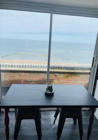 Cozy apartment with sea view