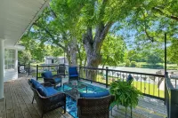 Lake It Easy...5Br Waterfront Home, Dock, Deck and Game Area