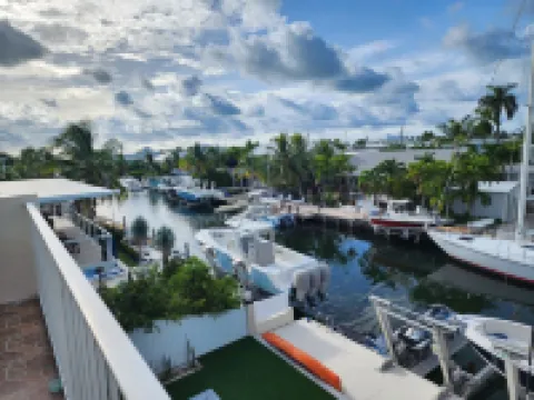 Islamorada Keys Waterfront Heated Pool Hottub Luxury Canal Home w Private Dock