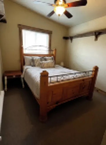 Hilltop riverview bunkhouse