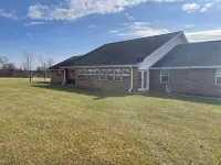 Country Charm! Billiards and Ping Pong Table & Sunroom, Spacious & Sleeps 14!