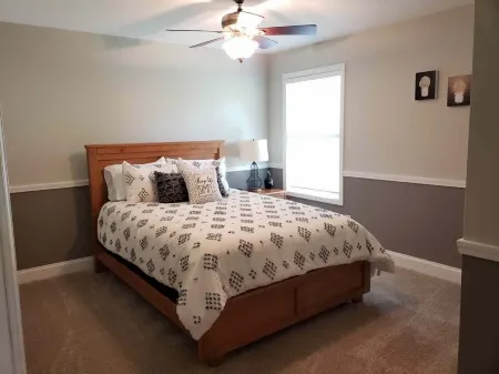Comfortable In-Town Stay - Clayton, GA