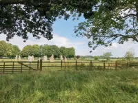 Unique, tranquil retreat in fabulous grounds with own garden & pond. Nr Goodwood Hotels near Wey and Arun Canal trips, Onslow Arms, Weysouth