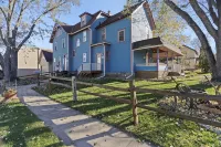 The Nininger Historic 3 BR Apt - Walk to DT, Dog Friendly