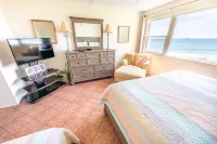 Ocean Front Complex -beautiful Ocean Views! Can't Get Any Closer To The Ocean!