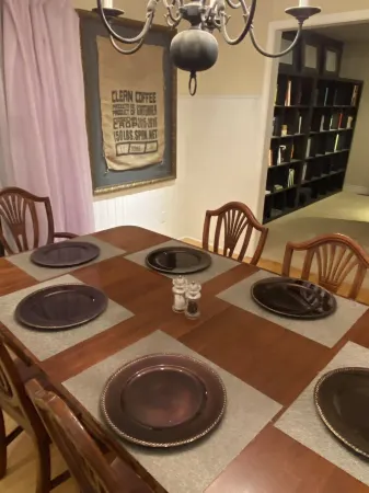 North Arrow- Warm, Stylish, Edge of Town