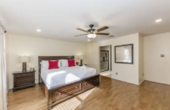 Beautiful and Very Spacious house 6 bed/3.5 baths