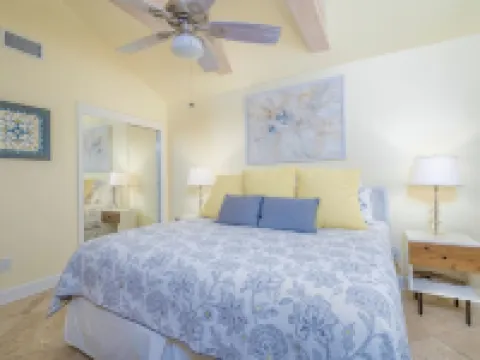 607 Surf Villas Oceanfront Condo at Sawgrass Beach Club Near Tpc and Mayo Clinic Hoteles en Sawgrass