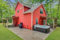 Wow!! Family Friendly Getaway:Hot Tub, Fire Pit, Nature, Wine & Weddings Hotel a Lumpkin County