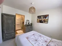 Anglet, 8 Pers Coast House with Swimming Pool, Near the Beach, Cycle Path, Golf