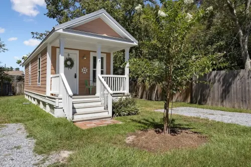 Downtown Peaceful Pearl