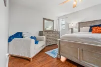 Eagle's Escape ~ Cozy 2-Bedroom Condo in Welcoming Auburn 타운 크릭 공원 주변 호텔