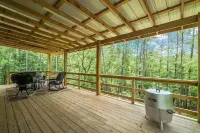 Cozy Cottage in Rayburn Country-Pet Friendly-King Suite/Pool Table! Sleeps 10
