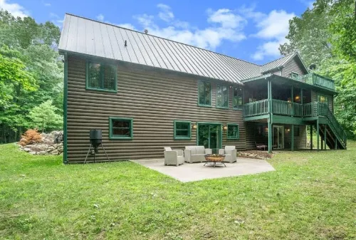 Large Lodge•Sleeps 20• Game Rm •Hot Tub• Golf Nearby • Pontoon • Poker Rm