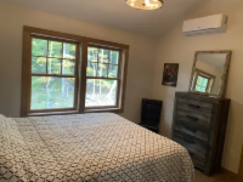 Newly Built 1200sq ft Guest House 4min to Ski & Hiking