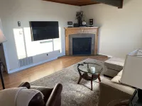 ARCATA cozy 2-bedroom with fireplace, close to downtown and Cal Poly Humboldt