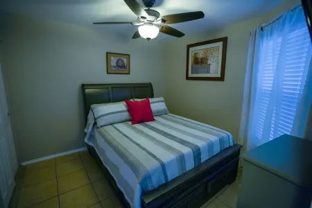 TX Canyon Lake Condo w Great View, Pool, Boat & Trailer Parking