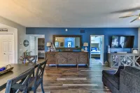 Waterfront Sleeps 6 w/private boat dock and heated pool.