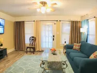King Bed/Sleeps 4/Furnished Private APT/In-Unit Washer Dryer/Smart HDTV