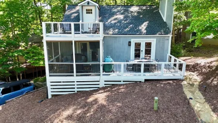 ARROWHEAD HIDEAWAY: Mountain Home - Hike, Golf, Kayak, & Near Baseball Отели в г. Чероки