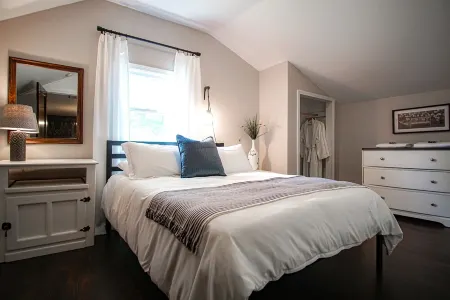 The Getaway - Three Oaks Cottage 3 BR 1.5 Bath - Week Stay Discount