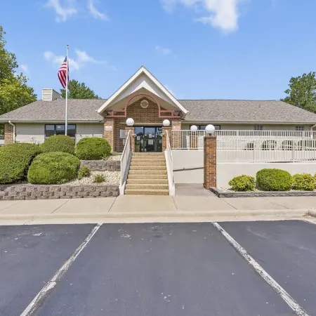 2 bedroom, 2 bath ground floor condo with indoor pool minutes from Branson strip