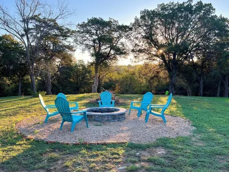 Lake Access, Kayaks, Firepit, Screened Porch