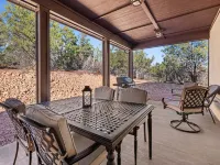 Zion Cabin Retreat - Luxury with Nature Trails in Uncrowded East Zion. 3 Kings Hotels in Kane County