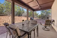 New luxury cabin bordering Zion! 3 king beds/baths. Short drive to Bryce Canyon