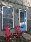 Charming 1-bedroom apartment in downtown historic Weston