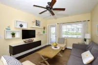 Lulu's NEW WATERFRONT RARE 2 BAL 2 BD, 2 BA, SLEEPS 8-4 DAILY WATER PARK PASSES