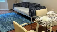Cozy and Quiet/pool/gym/free parking/10 min to LAX