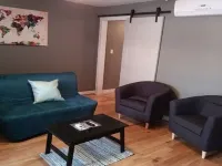 Wine Alley West Suite Hotels in Gasconade County