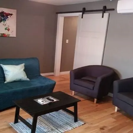 Wine Alley West Suite