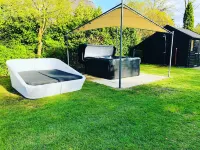 Privé Wellness Verblijf met Grote Tuin in de Natuur - Natuurhuisje Lotus Hotels in Bentheim