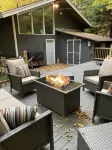 Cozy ski chalet - w/ Assoc amenities. 10 mins from Mount Snow