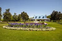 LUXE & SPOTLESS 1st Floor Condo Close to Golf/Pools/Beaches!