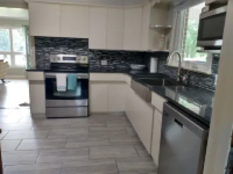 Family Friendly Fully Renovated Quiet House