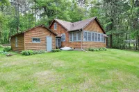 The Cabin- cozy cottage on the sandy shores of the Chippewa Flowage - Wifi