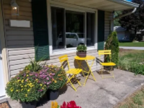 A cozy home between the Indiana Dunes and town of Chesterton. Hotels in Porter