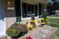 A cozy home between the Indiana Dunes and town of Chesterton. Hotel a Porter