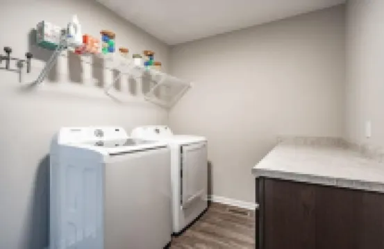 Traveling worker-ready Transitional Modern Home!