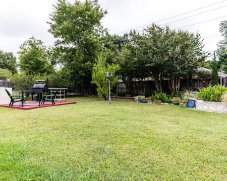 ENJOY RESORT  STYLE LUXURY ACCOMMODATIONS AT THE ESTATE HOME Hotels in Mansfield