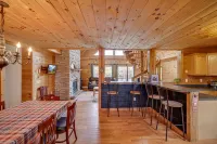 Luxe Cabin: Pvt Lake, Hot Tub, Fire Pit, BBQ