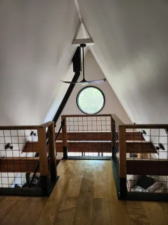 The Acorn of Little Sand BaySecluded, Wooded, and Dog Friendly!