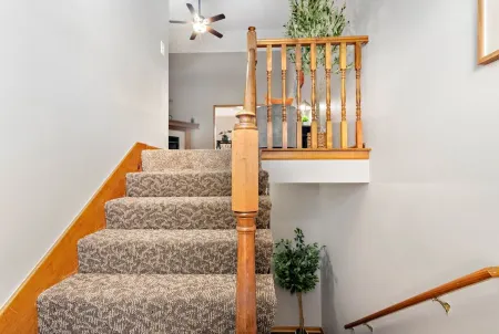 Oak Haven: 3 King Beds + 1 Queen Bed Fast Wi-Fi + FREE Parking - Sleeps 8 People