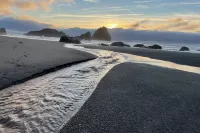 New Surfside Beach House on Scenic Pacific Route