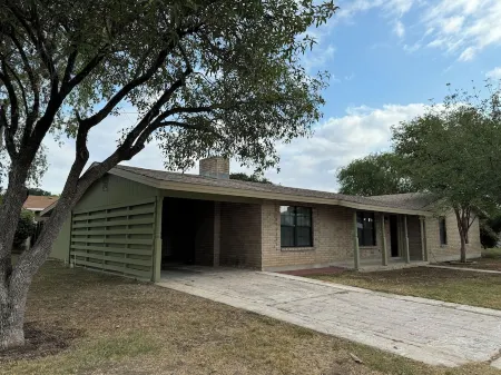 Casa Itzel - 4 bd/2 bath Отели рядом с достопримечательностью «Игл Пасс Лейк»