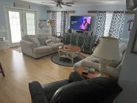 Lakefront Home with Huge Dock for Fishing / located close to Booger Bottom Cafe