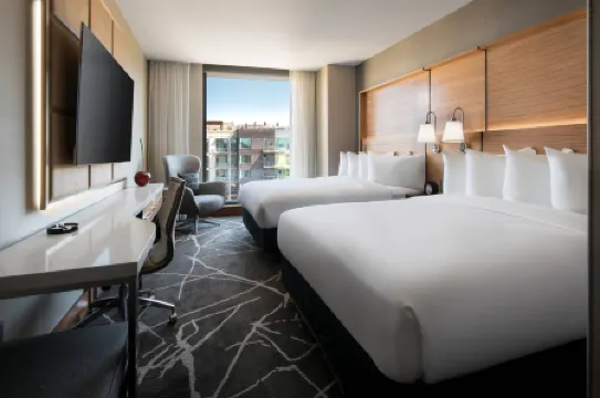 The Jacquard, Autograph Collection